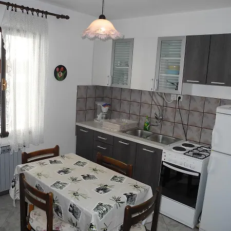 In 5481 Apartment