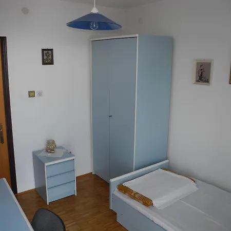Apartment In 5481